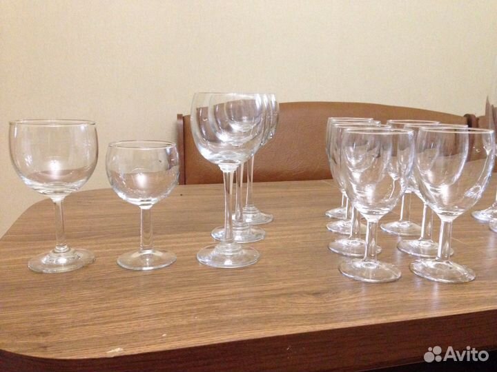 Бокалы шампанское, вино