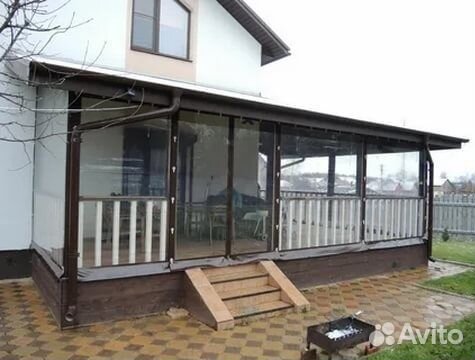 Безрамное остекление дачи