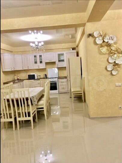 Дом 400 м² на участке 9 сот.