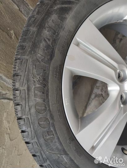 Goodyear UltraGrip Ice 225/60 R17 103T