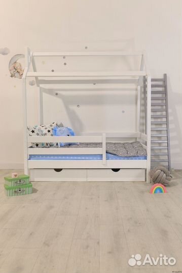 Детская кровать с ящиками