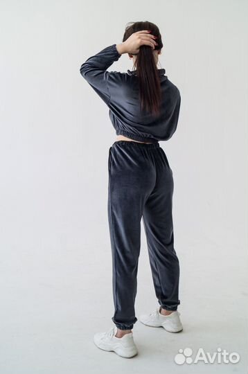 Спортивный костюм женский