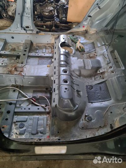 Задняя часть Renault Fluence седан M4R 2011