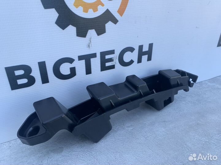 Кронштейн бампера Mercedes W205 A2058800503