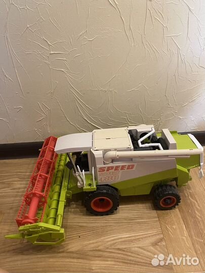 Игрушка для мальчика, комбайн