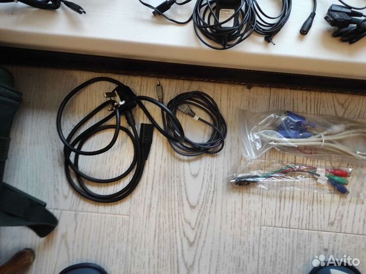 Зарядки для телефонов другой электроники