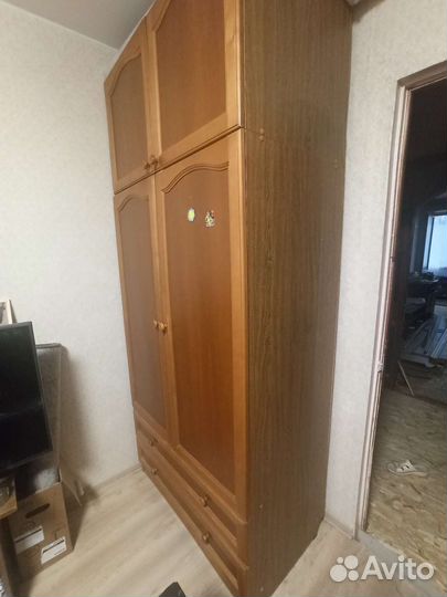 Шкаф