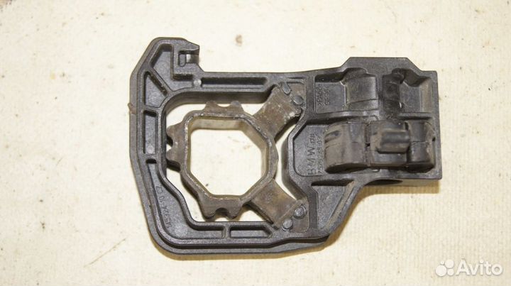 Опора модуля радиаторов RH BMW 520i F11