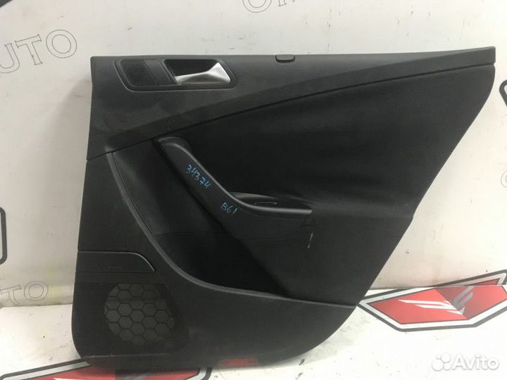 Обшивки задних дверей со шторками Пассат Б6 Универ