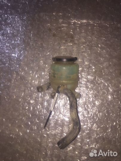 Бачок гидроусилителя Toyota Camry V-40