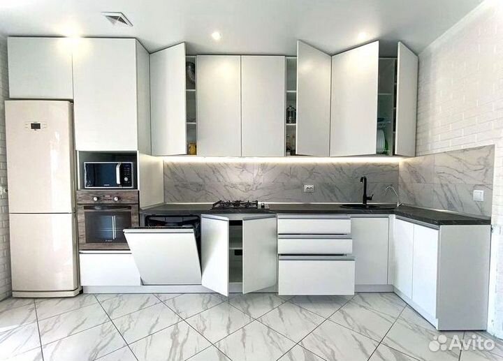 Кухонный гарнитур угловой