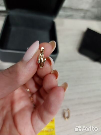Золотые серьги