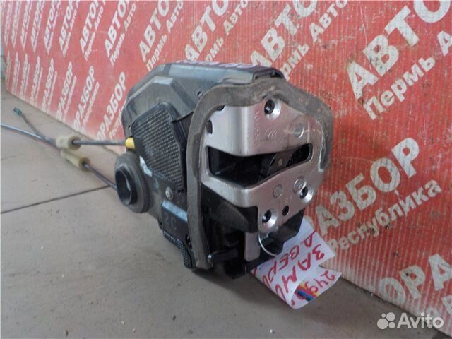 Замок двери задний правый Toyota Corolla ADE150