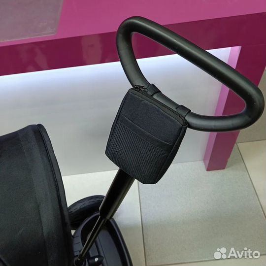 Трехколесный велосипед Luxmom 5511 черный