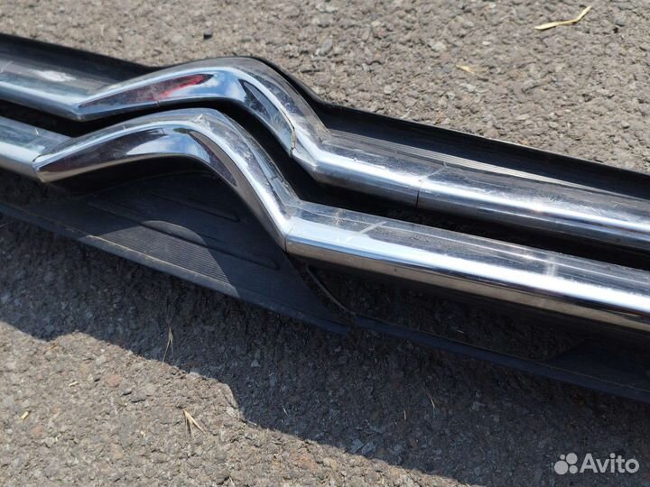 Решетка радиатора Citroen C4 aircross