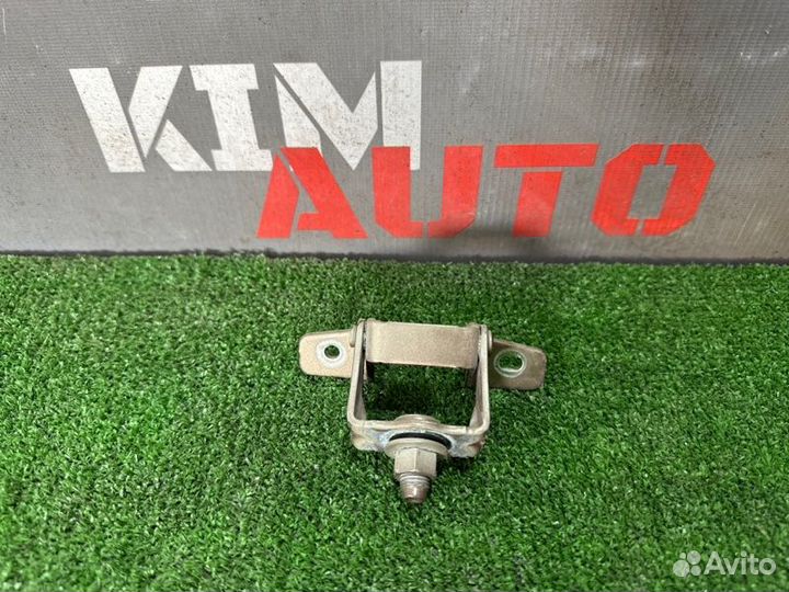 Петля крышки багажника Kia Picanto 2 1.0 G3LA 2011