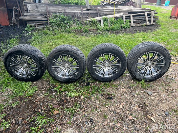 Колеса зимние R 16 с резиной 215/60