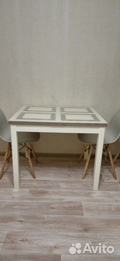 Стол кухонный