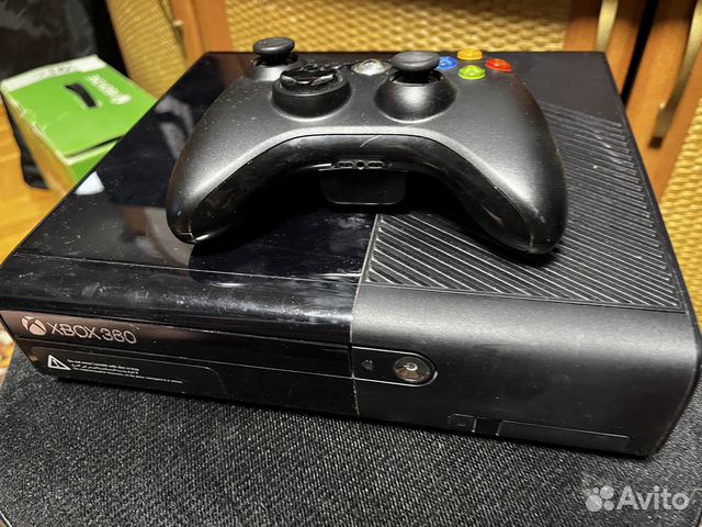 Xbox 360 + 2 игры