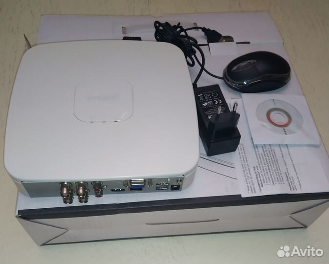 Видеорегистратор Dahua DHI-xvr4104c-S2