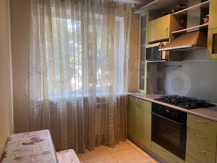 2-к. квартира, 52 м², 4/9 эт.