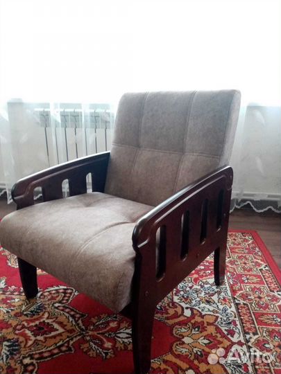 Деревянное кресло Ретро