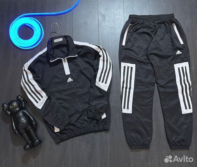 Спортивные костюмы Adidas