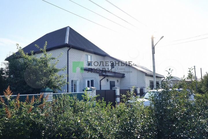 Дом 193,7 м² на участке 10,7 сот.