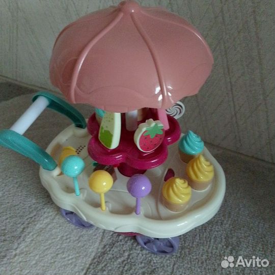 Тележка со сладостями