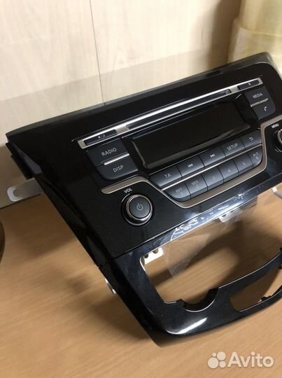Продаю новую автомагнитолу Nissan
