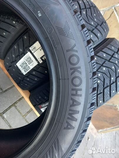 Yokohama Ice Guard IG65 215/55 R17 98T