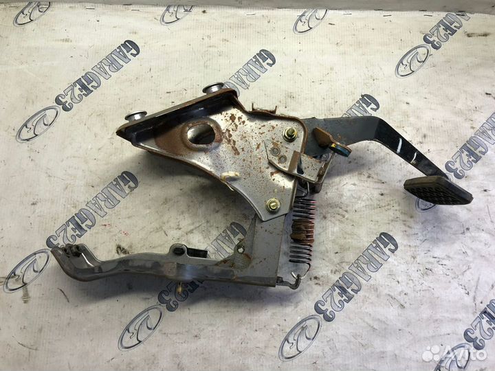 Педаль тормоза Toyota noah