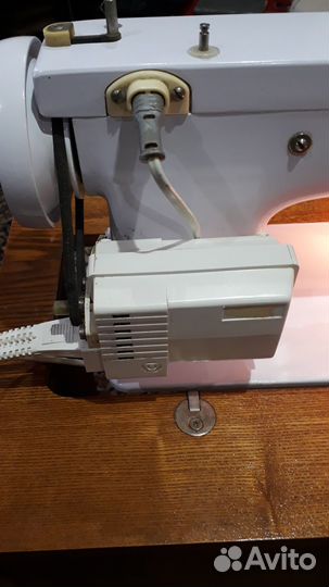 Швейная машина чайка 142м