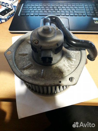 Моторчик печки Мазда Кседокс