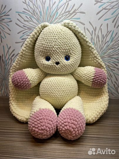 Большой поюшевый зайка