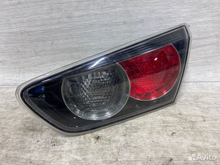 Фонарь внутренний правый Mitsubishi Lancer CY 2010