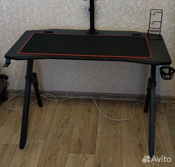 Компьютерный стол ZET gaming Force Armor 6K