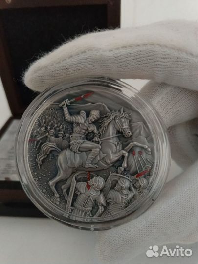 5 долларов 2017 год. Ниуэ. Спартак