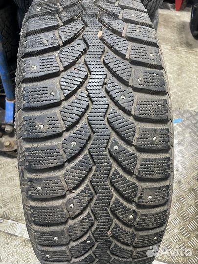 Bridgestone Blizzak Spike-01 225/60 R17