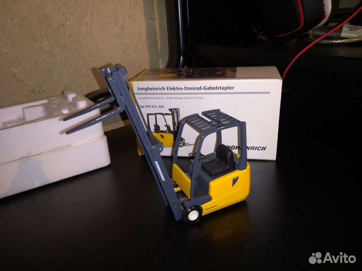 Масштабная модель Jungheinrich EFG213