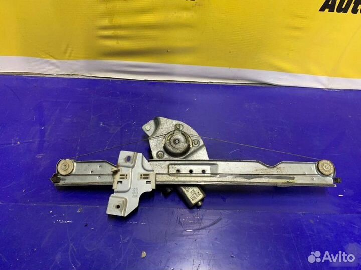 Стеклоподъемник передний правый Renault Sandero