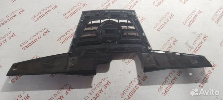 Решетка радиатора Nissan Juke NF15 MR16DT 2012