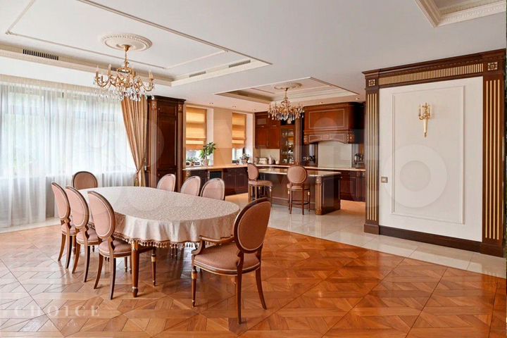 Коттедж 870 м² на участке 22 сот.