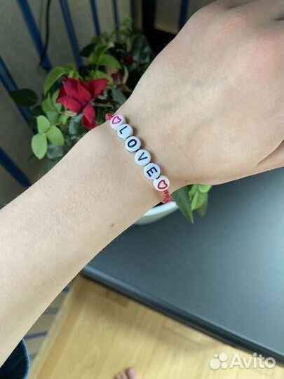 Браслет бисероплетение Love