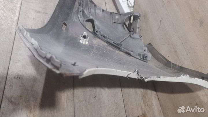 Бампер передний под парктроники и омыватели