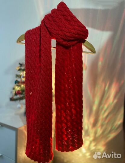 Шарф красный ручной работы