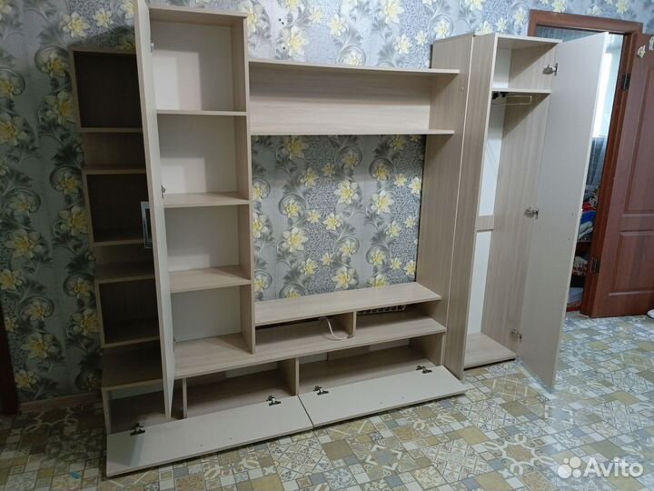 Стенка в гостиную