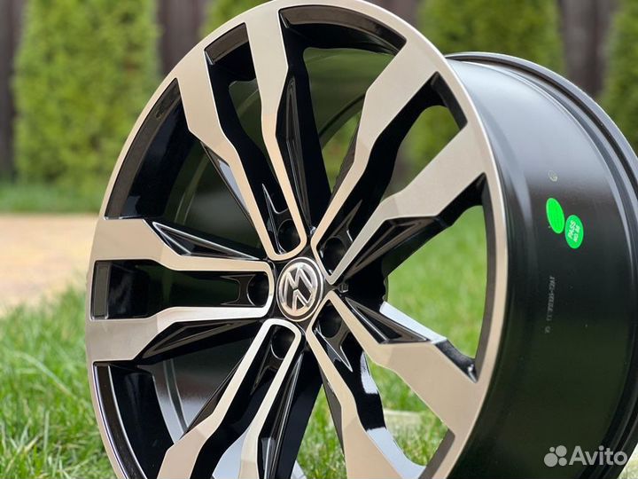 Новые диски на Volkswagen Touareg R21