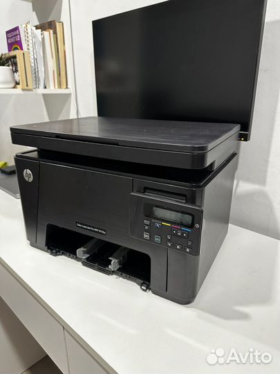 Принтер HP color LaserJet Pro MFP M176