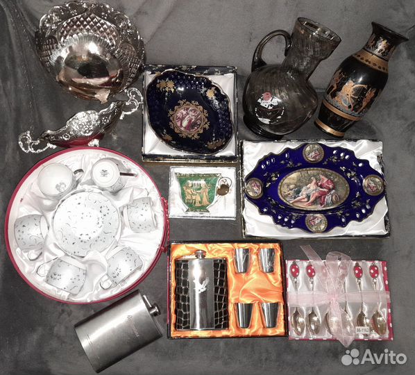 Сервиз, вазочки, кувшин, фляжки, ложечки (посуда)